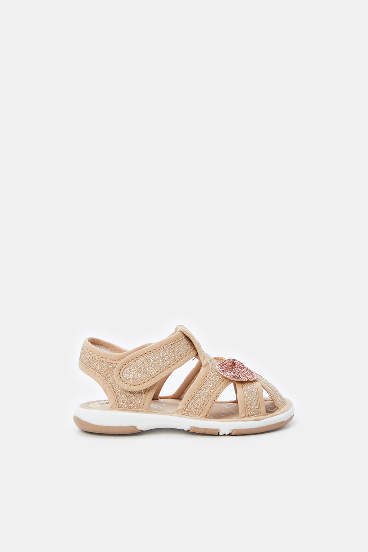 صندل مزين بالترتر الذهبي للبنات الرضع