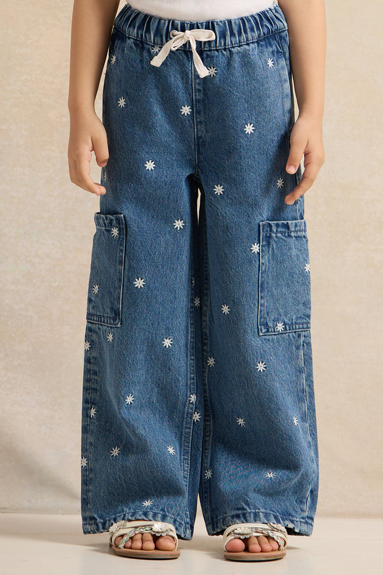 بنطلون جينز أزرق مطرز واسع الساق للبنات