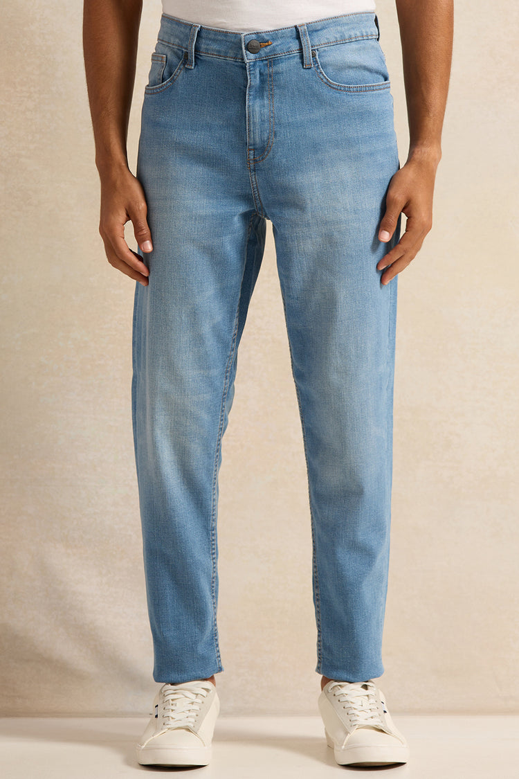 بنطلون جينز رجالي أزرق بقصة ضيقة