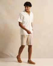Load image into Gallery viewer, شورت رجالي مخطط باللون البيج
