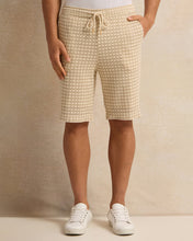 Load image into Gallery viewer, شورت رجالي مريح مزين باللون البيج

