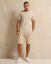 Load image into Gallery viewer, شورت رجالي مريح مزين باللون البيج
