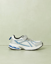 Load image into Gallery viewer, حذاء رياضي أبيض اللون للأولاد الكبار
