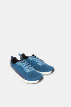 Load image into Gallery viewer, حذاء رياضي أزرق محبوك للأولاد الكبار
