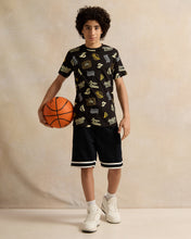 Load image into Gallery viewer, تي شيرت تي شيرت أسود مقاس كبير AOP LA LAKERS: أسود: 8-9 سنوات
