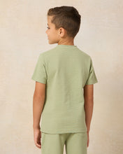 Load image into Gallery viewer, تي شيرت SAGE GREEN كم قصير من الفشار المحبوك هينلي: أخضر: 2-3 سنوات
