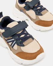 Load image into Gallery viewer, أحذية رياضية مكتنزة مصنوعة من مواد متنوعة
