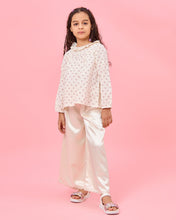 Load image into Gallery viewer, بلوزة بيج FLRAL AOP SEERSUCKER: بيج:
