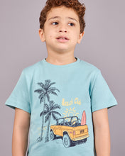 Load image into Gallery viewer, تي شيرت تيشيرت للأولاد الصغار بنادي الشاطئ الأخضر بأكمام قصيرة: أخضر: 2-3 سنوات
