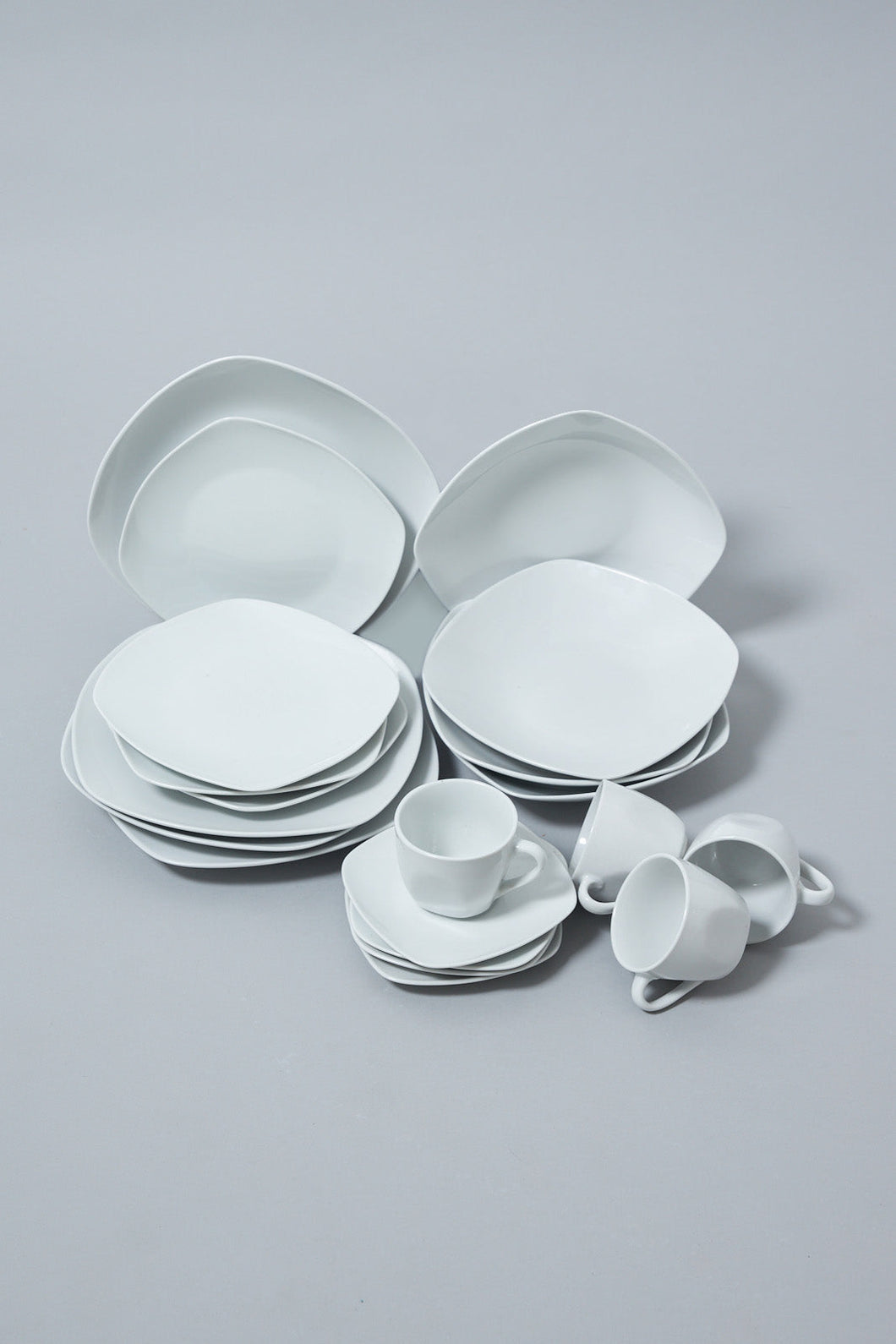 White Plain Porcelain Square Dinner Set (20-Piece Set)
