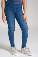 Load image into Gallery viewer, Blue Basic Jegging جينز بقصة جيغينز باللون الكحلي
