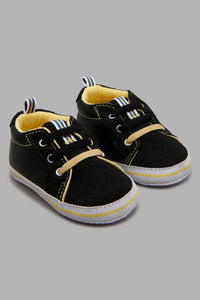 Black Pram Shoe حذاء مزين باللون الأسود