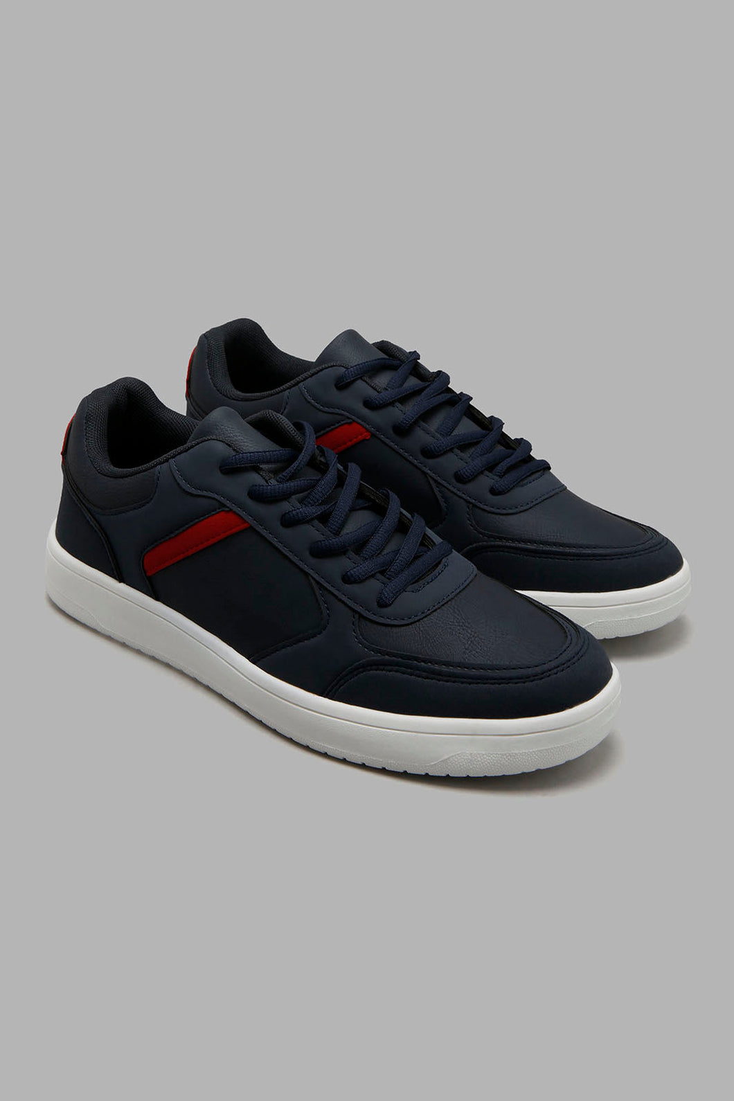Navy Plain Skate Shoe حذاء رياضي باللون الكحلي سادة