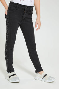 Black Jean With Studs جينز مزين بستراس باللون الأسود