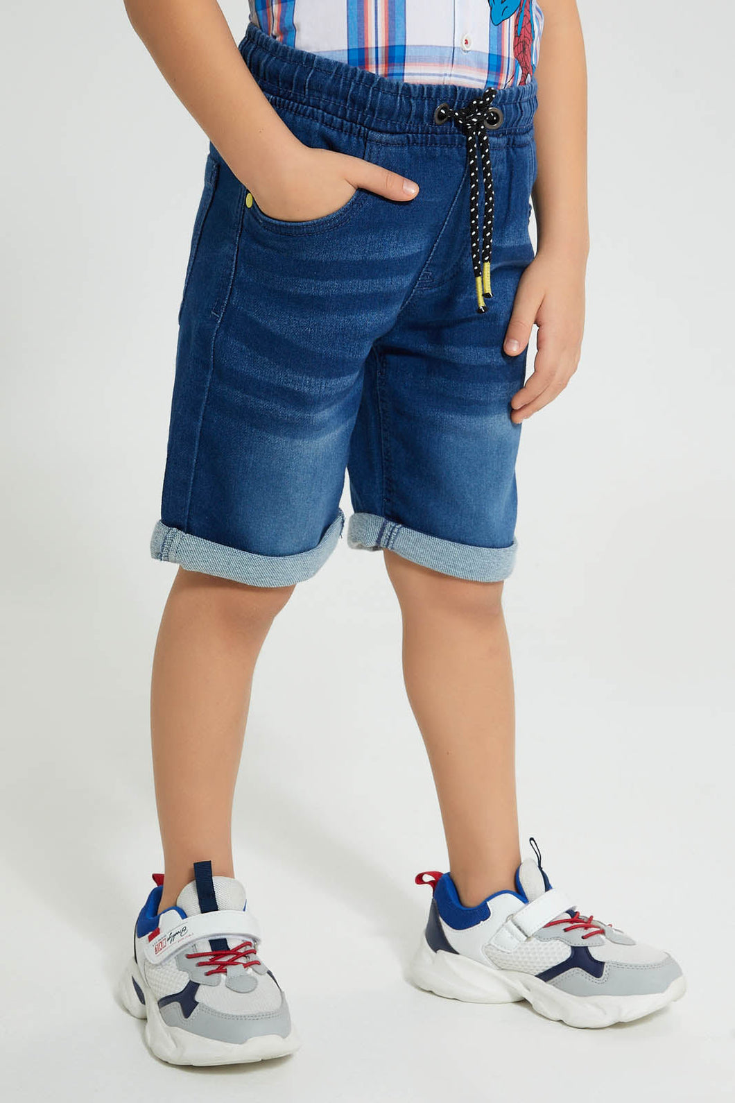 Navy Denim Short شورت جينز باللون الكحلي