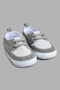 Grey Pram Shoe حذاء مريح باللون الرمادي