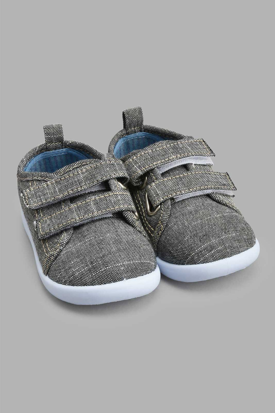 Grey Velcro Pump حذاء فيلكرو باللون الرمادي