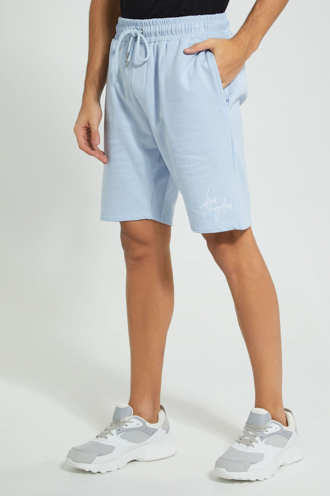 Blue Pull On Resort Short شورت بجيوب باللون الأزرق