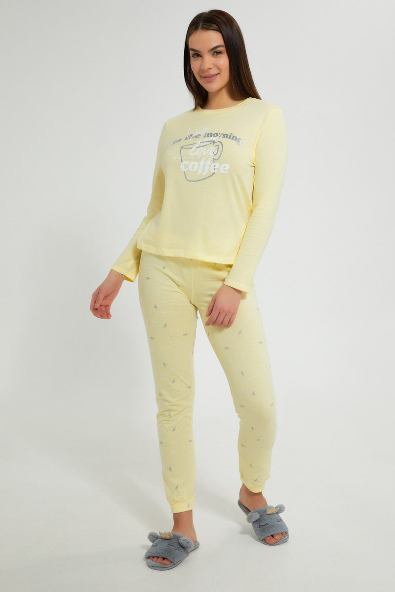 Yellow In The Morning Pyjama Set (2 Piece) طقم بيجامة باللون الأصفر مطبوع (قطعتين)
