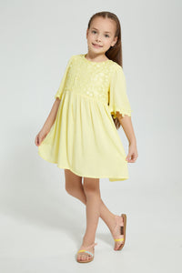 Yellow Lace Dress فستان دانتيل باللون الأصفر