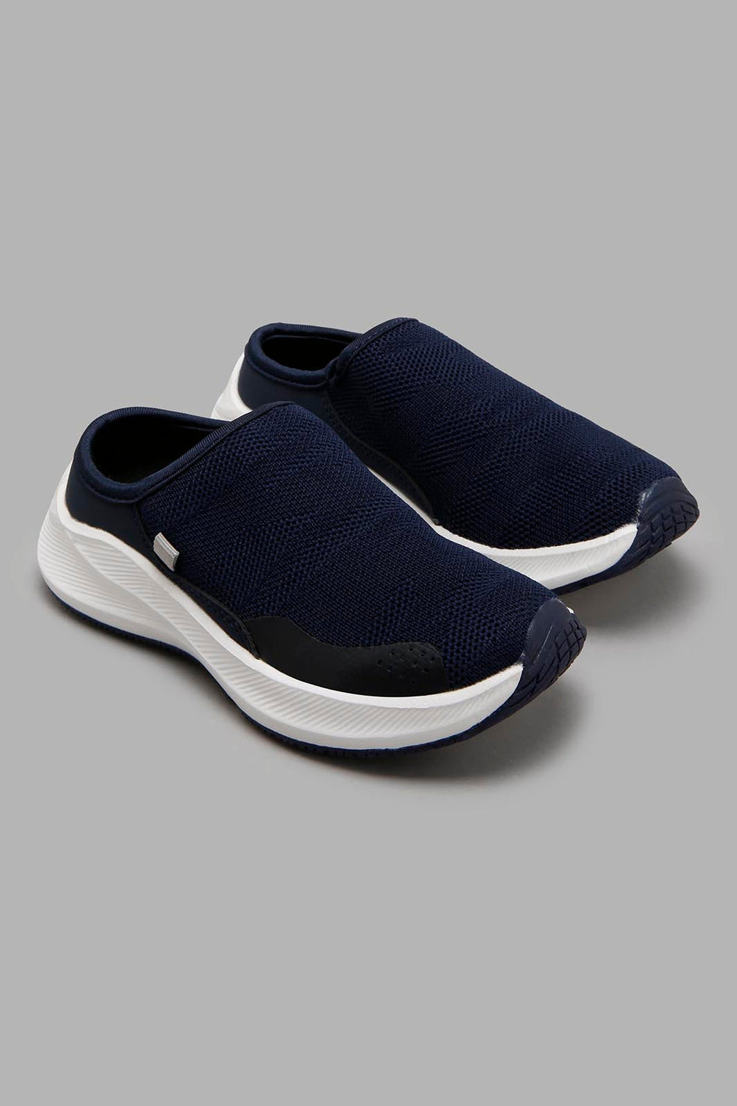 Navy Knitted Slip On Sneaker حذاء سنيكرز سهل الإرتداء باللون الكحلي