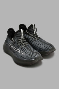 Black Knitted Sneaker حذاء سنيكرز محبوك باللون الأسود