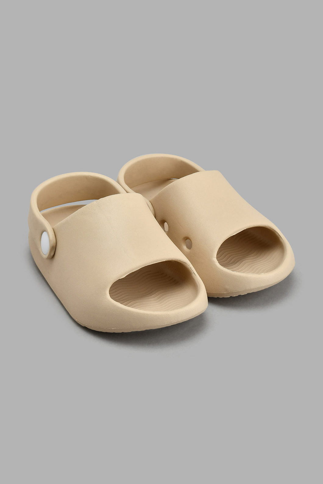 Beige Moulded Slide With Backstrap شبشب مفتوح بحزام خلفي باللون البيج