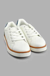 White Lace-Up Sneaker حذاء رياضي باللون الأبيض سهل الارتداء
