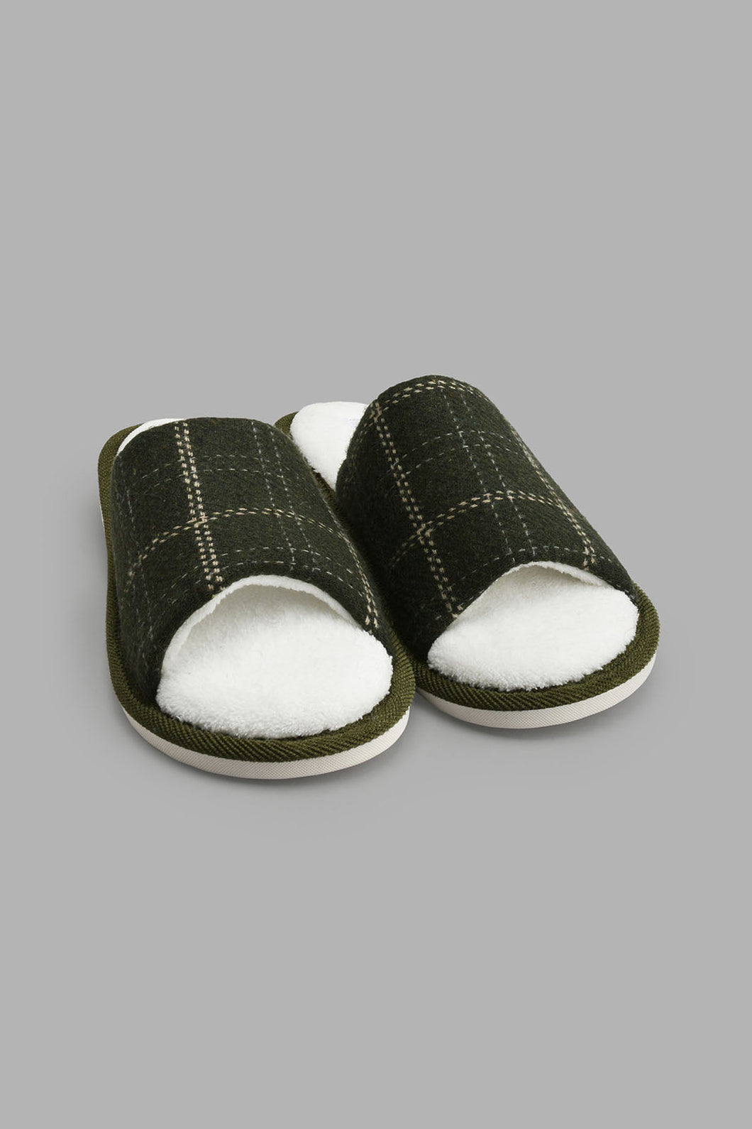 Olive Checkered Quilted Slipper شبشب كاروهات مبطن باللون الزيتي