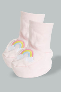 Pink Rainbow Bootie For Babies حذاء بطبعة قوس قزح باللون الوردي لحديثي الولادة