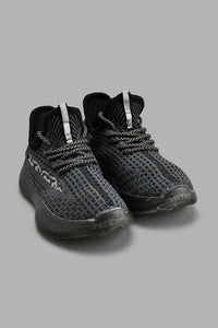 Black Knitted Sneaker حذاء سنيكرز محبوك باللون الأسود