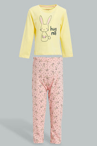 Yellow And Pink Bunny Pyjama Set For Baby Girls (2 Piece) طقم بيجامة بطبعة أرنب باللون الأصفر والوردي للبنات الرضع (قطعتين)