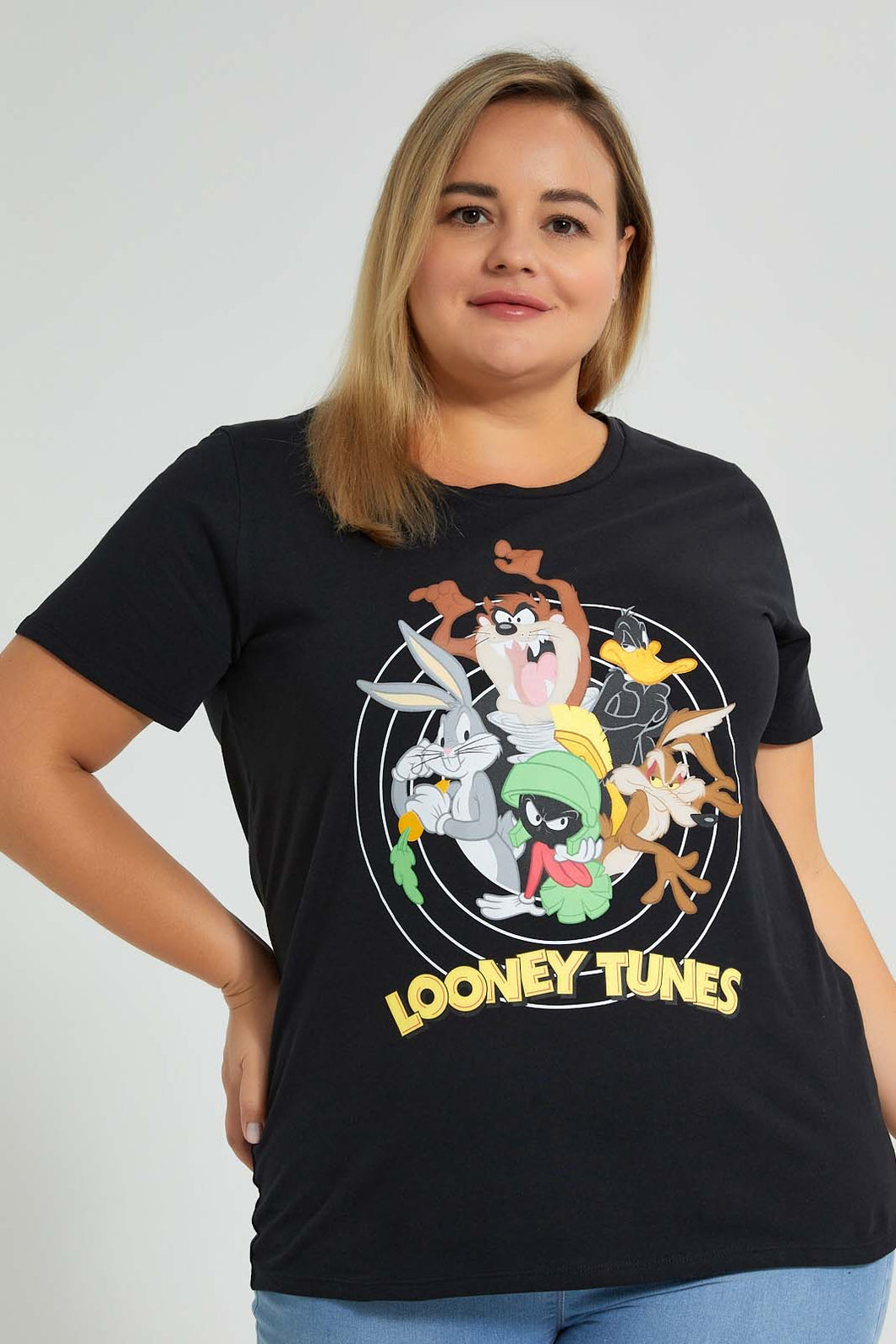 Black Looney Tunes T-Shirt تيشيرت بطبعة لوني تونز باللون الأسود