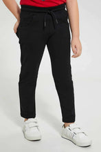 Load image into Gallery viewer, Black Chino Trouser بنطلون تشينو باللون الأسود
