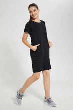 Load image into Gallery viewer, Black Basic Knitted Dress With Pockets فستان باللون الأسود بجيوب
