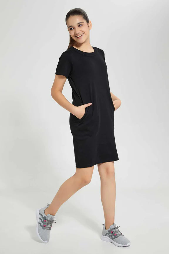 Black Basic Knitted Dress With Pockets فستان باللون الأسود بجيوب