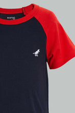 Load image into Gallery viewer, White And Navy Raglan T-Shirt For Baby Boys (Pack of 2) تيشيرت سادة باللون الأبيض والكحلي للأولاد الرضع (قطعتين)
