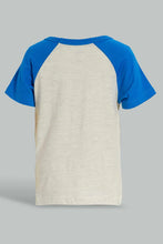 Load image into Gallery viewer, Grey And Beige Raglan T-Shirt For Baby Boys (Pack of 2) تيشيرت سادة باللون الرمادي والبيج للأولاد الرضع (قطعتين)
