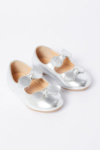 حذاء باليرينا باللون الفضي مزين بفيونكة للنبات حديثي الولادة
