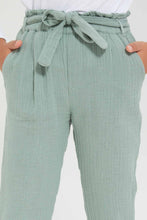 Load image into Gallery viewer, بنطلون بحزام باللون النعناعي للبنات الصغار
