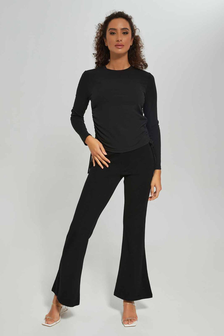 تيشيرت مكشكش باللون الأسود للنساء