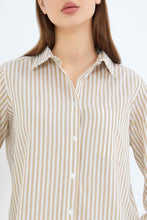 Load image into Gallery viewer, قميص كتان مخطط باللون البيج للنساء
