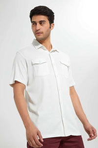 White Shirt With Pocket قميص بجيوب باللون الأبيض
