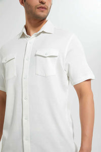White Shirt With Pocket قميص بجيوب باللون الأبيض